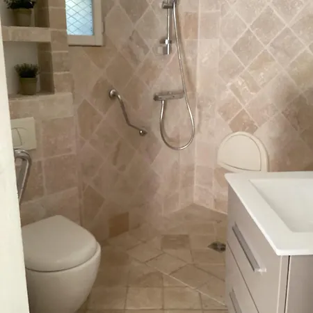 Clos Des Vignes 3* ماندوليو لا نابول